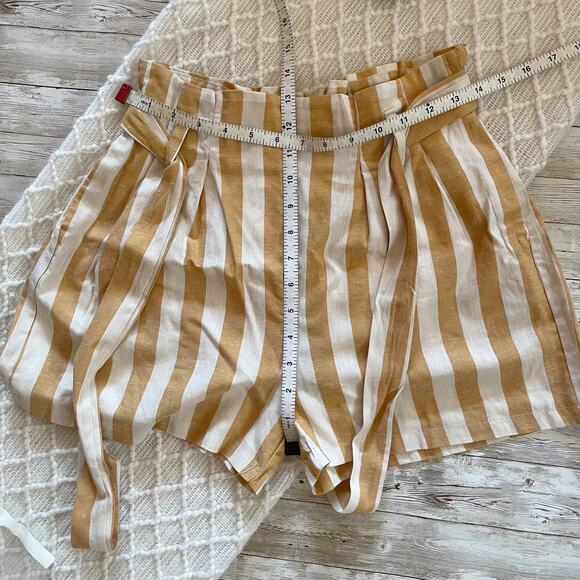 Rinascimento Paperbag Waist Belted Shorts Striped Tan Cream Size Small New - Picture 10 of 11